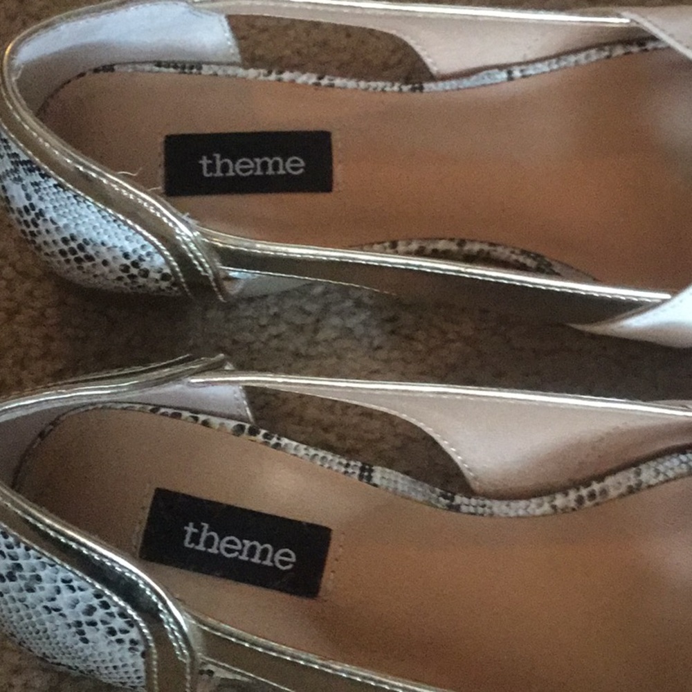 Theme Shoes - Picture 2 of 7
